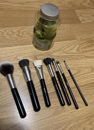 Набір косметичних кісточок фірми  beili та спонжиків avocado