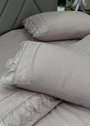 Постельное белье с кружевом