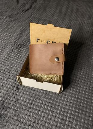 Гарний жіночій  коричневий гаманець із натуральної шкіри