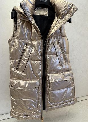 Золотистий жилет michael kors б/у — xs, утеплений, з капюшоном, ідеальний стан