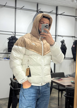 Пуховик nike storm-fit белый с бежевым