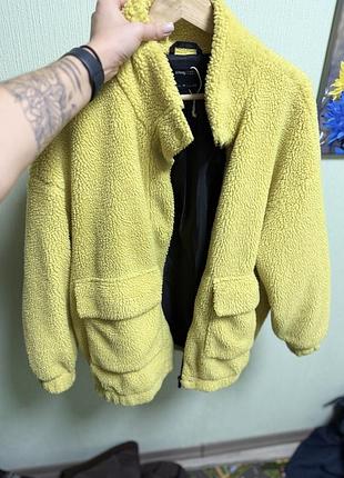 Куртка, яскрава майже нова