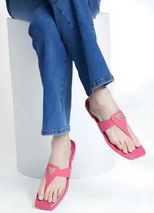 Изящные женские вьетнамки guess