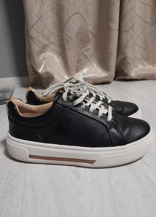 Сникерсы clarks