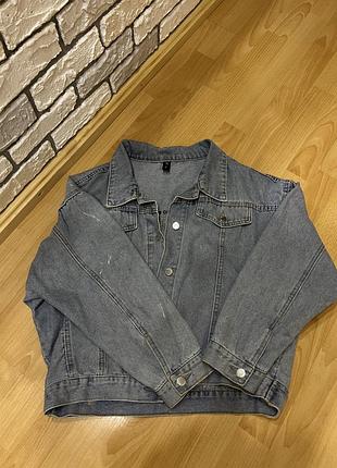 Стильна жіноча джинсовка