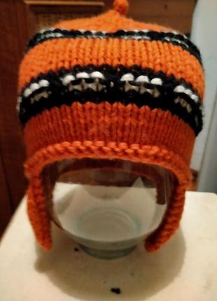 Трикотажна шапочка.