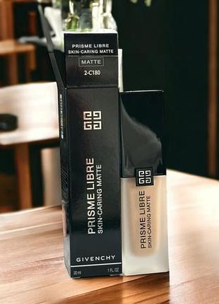 Тональний крем givenchy