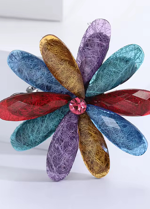 Цветок цветной броши