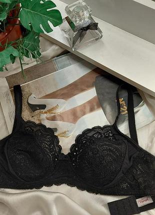 Мереживний бюстгальтер triumph