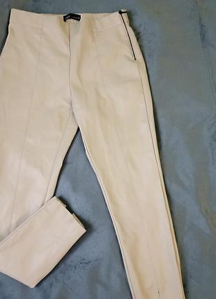 Женские брюки из кожзаменителя zara