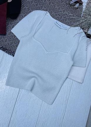 В’язаний топ bershka s топ короткий трикотажний топ в рубчик