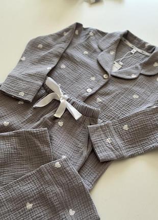 Пижама детская муслиновая для девочки серая в сердечки штаны и рубашка с длинным рукавом