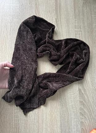 Велюрово плюшевий шарф шоколадного кольору