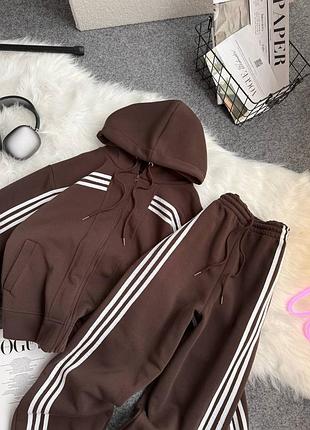 Костюм жіночий