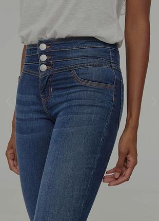Джинсы женские размер 38,(м)
брендовые john baner
