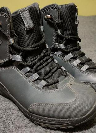 Продам детские сапоги colambia