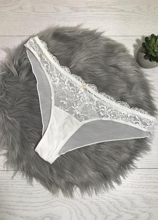 Ніжні трусики бікіні