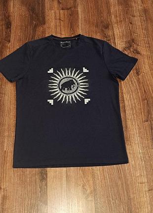 Мужская уникальная футболка mammut с крупным лого оригинал