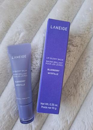 Зволожуючий та відновлюючий блиск-бальзам для губ laneige lip glowy balm у відтінку blueberry, 10 гр