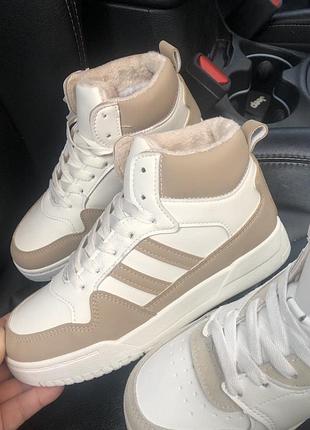 Кроссовки хайтопы высокие новые женские зимние в наличии.