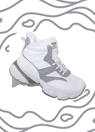 Білі жіночі високі зимові кросівки з об'ємною товстою підошвою