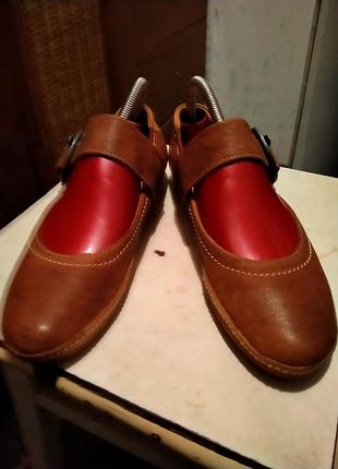 Необычные туфельки.