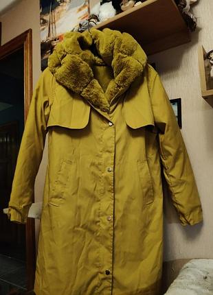 Куртка женская зимняя с капюшоном.