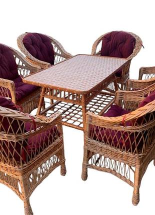 Мебель плетеная с накидками и большим столом