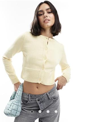 Жіночий кардиган