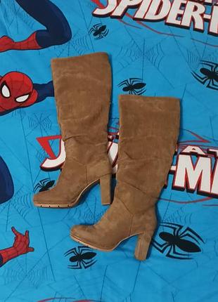 Высокий замшной сапоги