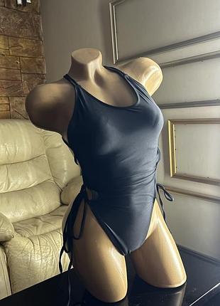 Купальник суцільний