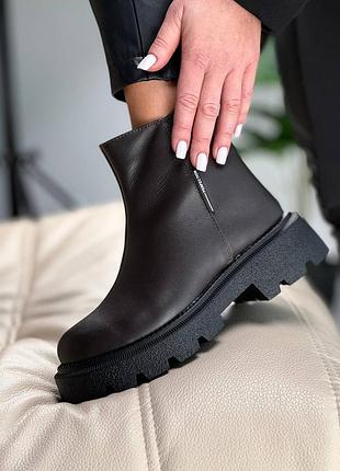 Натуральные кожаные зимние ботинки цвета горький шоколад