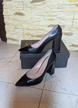 Шкіряні туфлі