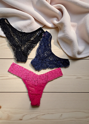 Лот кружевных трусиков