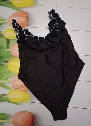 Слитный купальник