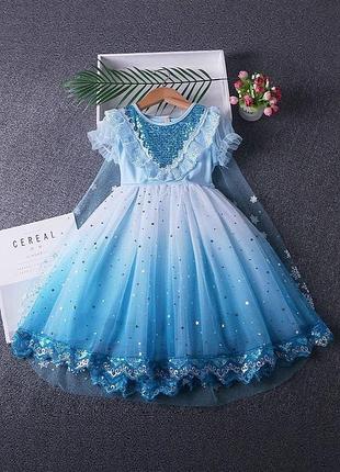 Красивое новогоднее голубое платье на девочку
