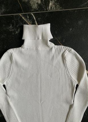 Гольф білого кольору в рубчик 2