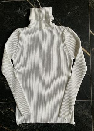 Гольф білого кольору в рубчик 3