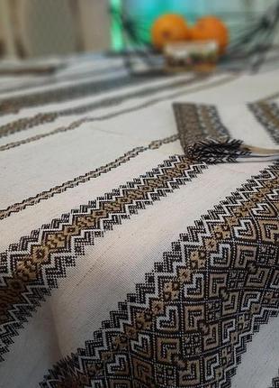 Скатерть на льне вышитая кофейная