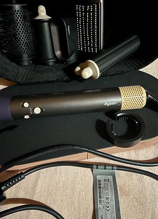 Дайсон, dyson h8 i.d. чудовий стан ,прекрасно підходить на подарунок , продаю бо хочу іншого кольору