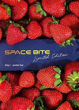 Space bite - 10x45g limited edition strawberry