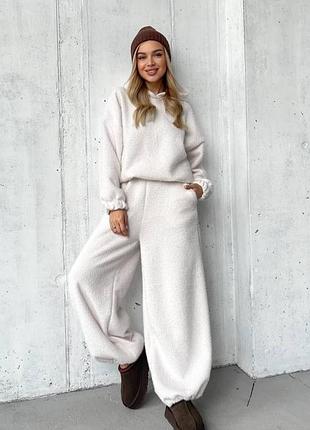 Объемный костюм из мягкой альпаки широкие брюки джоггеры худи с капюшоном оверсайз спортивный брючный теплый