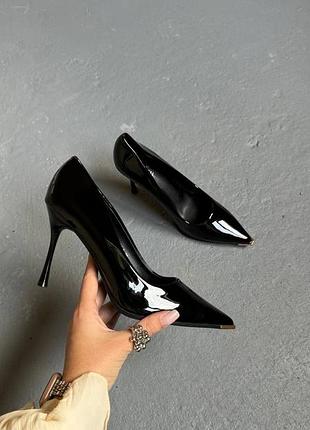 Туфлі лакові