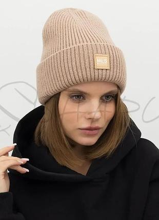 Шапка женская вискозная с двойным отворотом без подкладки с эмблемой на отвороте malisa епік бежевый