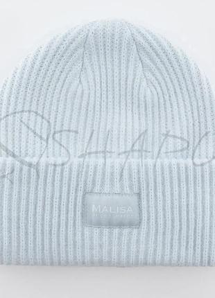 Женская шапка без подкладки с эмблемой на отвороте теплая зимняя malisa джокер иней