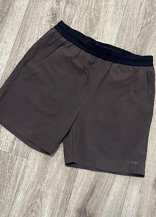Шорти represent