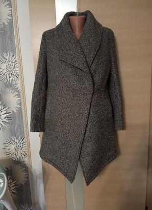 Стильне пальто жіноче, холодна осінь