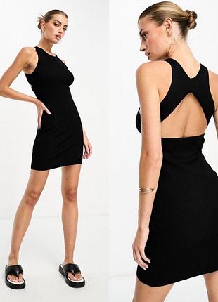 Сукня в рубчик mango по фігурі чорна m з відкритою спиною , красива сукня