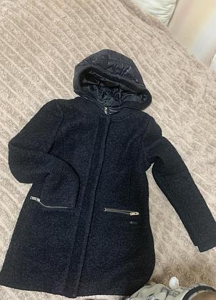 Пальто чорне букле коротке