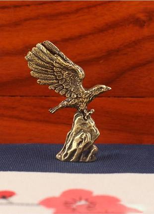 Статуэтка бронзовая орёл,статуэтка фен шуй,маленькая бронзовая статуэтка, фигурка бронзовая